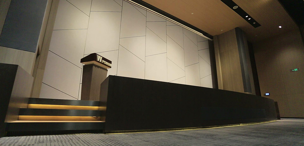 There is an International Conference Hall at Floor B1where high-standard press conferences and celebrity lectures are held aperiodically