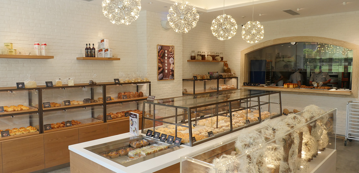 THE BREAD: find happiness in THE BREAD (strictly selecting local food materials, exercising creative mind and good workmanship)
