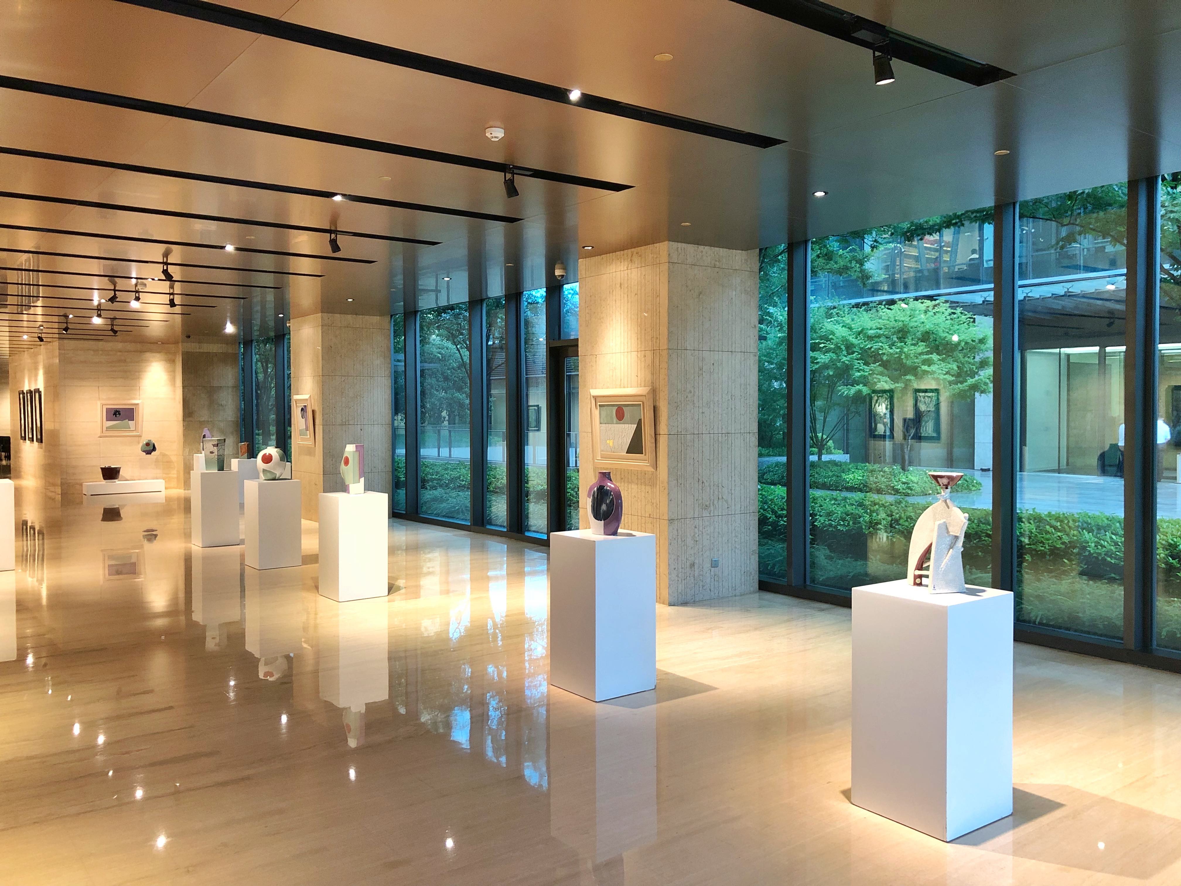 此次呈现的《空间釉彩——林振龙个展》和《海上·浮生梦——胡小军个展》，不仅是一场陶瓷艺术盛宴，更是两岸文化艺术交流的重要事件。