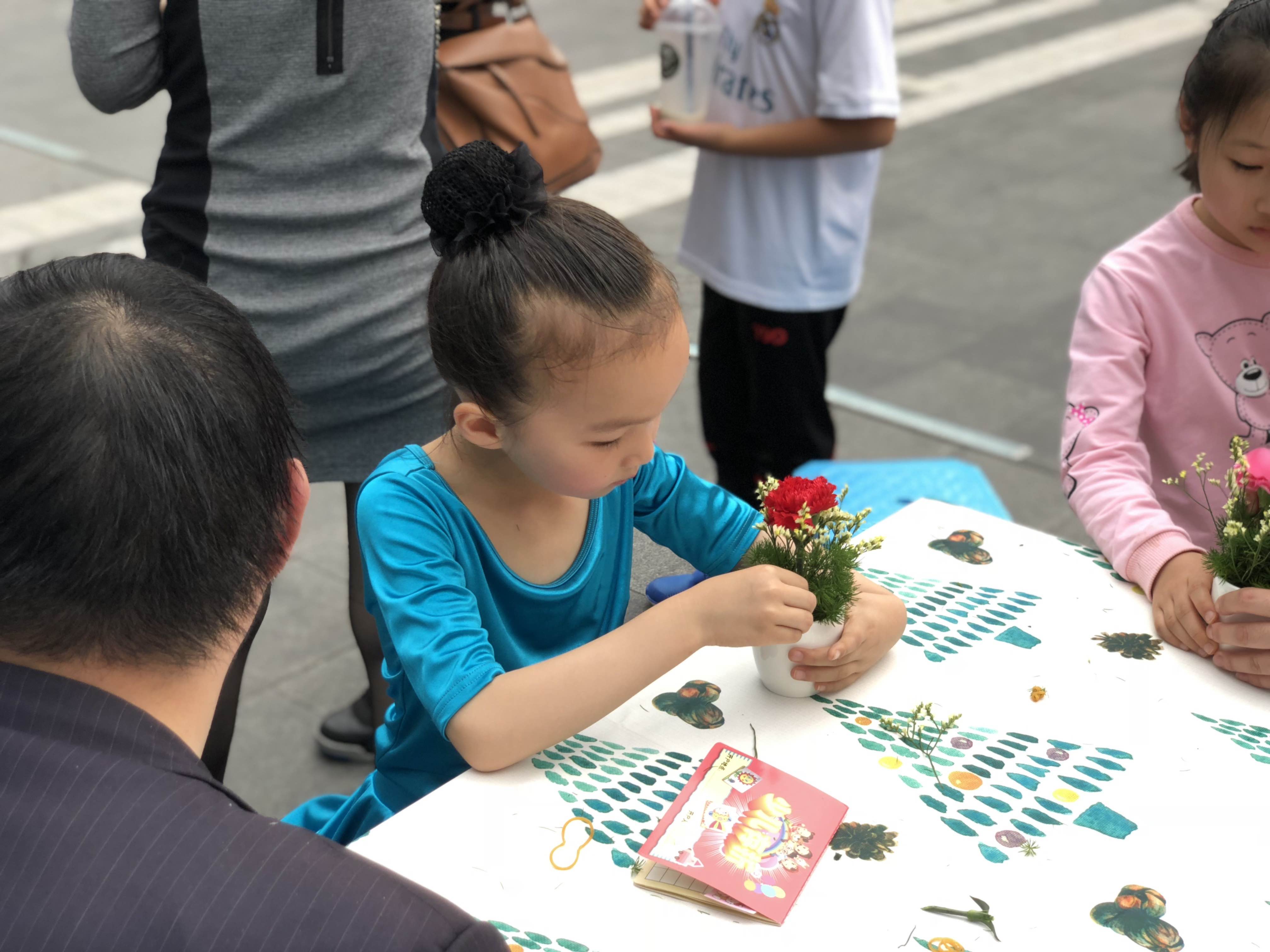 母亲节，W SQUARE联合智汇教育机构推出广场园游活动