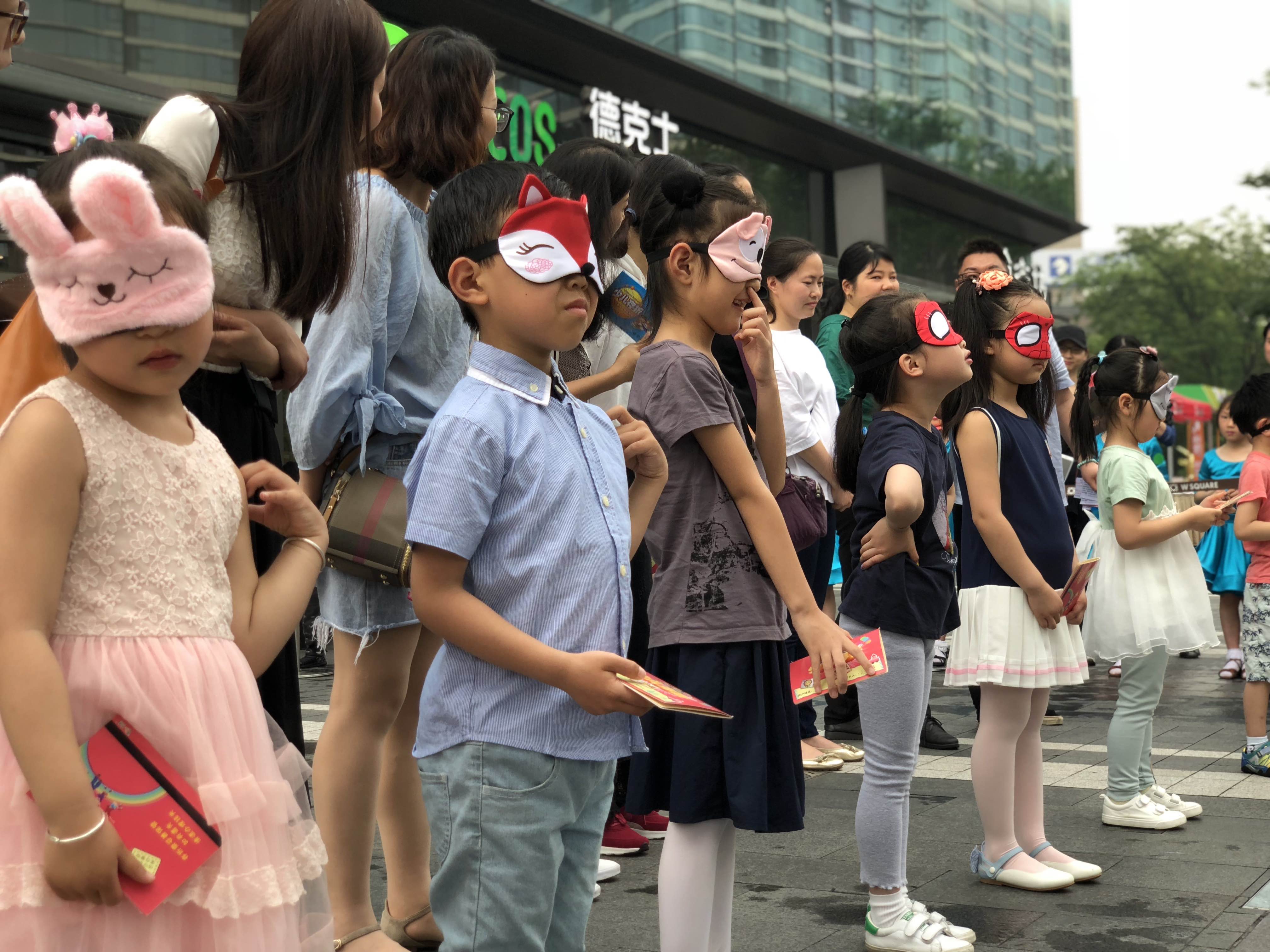 母亲节，W SQUARE联合智汇教育机构推出广场园游活动