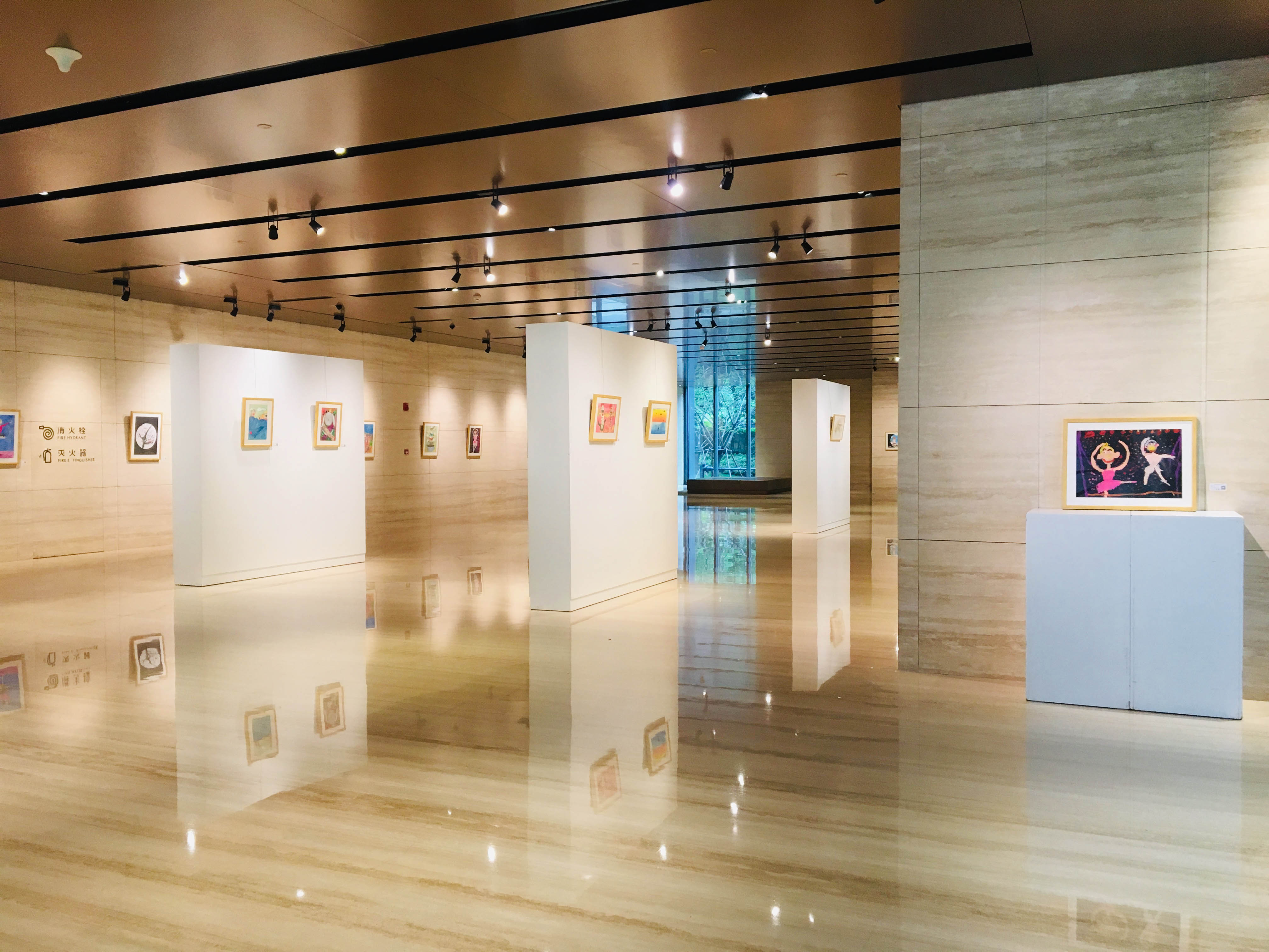 展览现场布置 (2).jpg